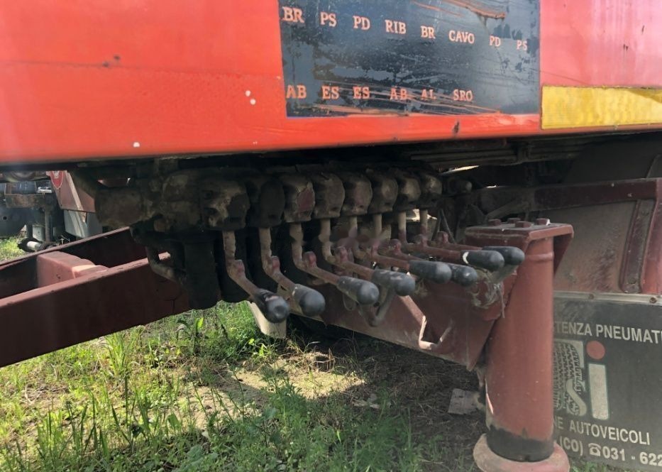 Platforma transport masini cu troliu , rampe extensibile carlig - Šlep vozilo: slika 2 Platforma transport masini cu troliu , rampe extensibile carlig - Šlep vozilo: slika 2