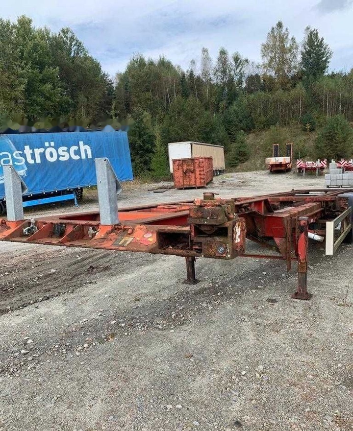 RENDERS 2001 Semiremorca Transcontainer - Poluprikolica sa golom šasijom: slika 3 RENDERS 2001 Semiremorca Transcontainer - Poluprikolica sa golom šasijom: slika 3
