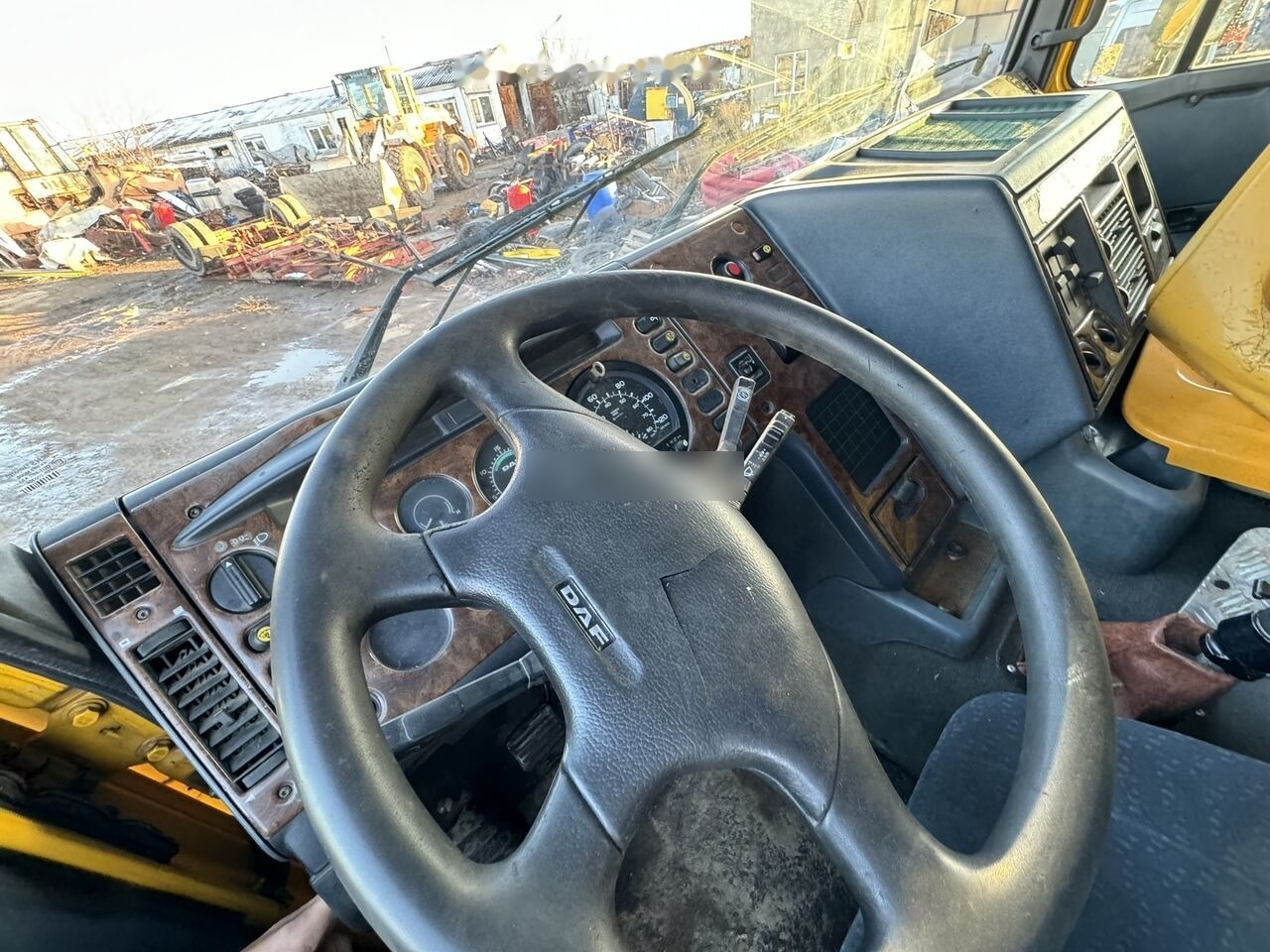 DAF XF95 430 ATI RETARDER EXPORT DAF XF95 430 ATI RETARDER EXPORT: slika 15 DAF XF95 430 ATI RETARDER EXPORT DAF XF95 430 ATI RETARDER EXPORT: slika 15