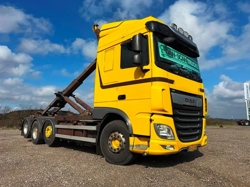 DAF XF 530 Hoglift with knæk arm. - Kamion sa hidrauličnom kukom: slika 2 DAF XF 530 Hoglift with knæk arm. - Kamion sa hidrauličnom kukom: slika 2