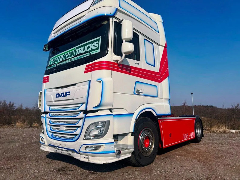 DAF XF 450 DAF XF 450 Special Interior. 706000 km. Euro 6 - Tegljač: slika 1 DAF XF 450 DAF XF 450 Special Interior. 706000 km. Euro 6 - Tegljač: slika 1