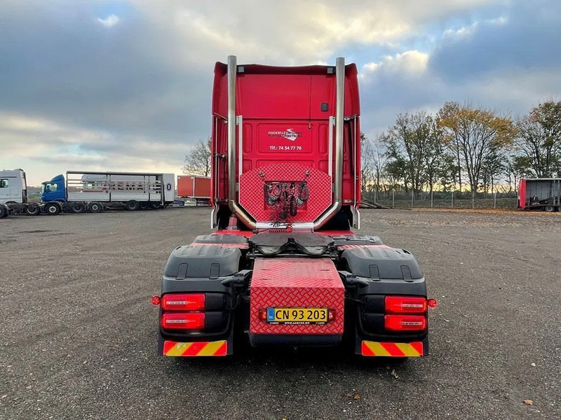DAF XF 530 Twensteer Special interior. Full Air suspension Hydr. system - Tegljač: slika 4 DAF XF 530 Twensteer Special interior. Full Air suspension Hydr. system - Tegljač: slika 4