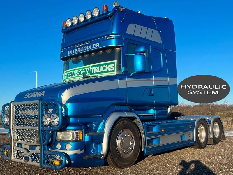Scania T520 V8 Speciel interior. Air / Air suspension. Opticruise / Retarder .PTO on Engine and gearbox. New Hydr. system. - Tegljač: slika 1 Scania T520 V8 Speciel interior. Air / Air suspension. Opticruise / Retarder .PTO on Engine and gearbox. New Hydr. system. - Tegljač: slika 1