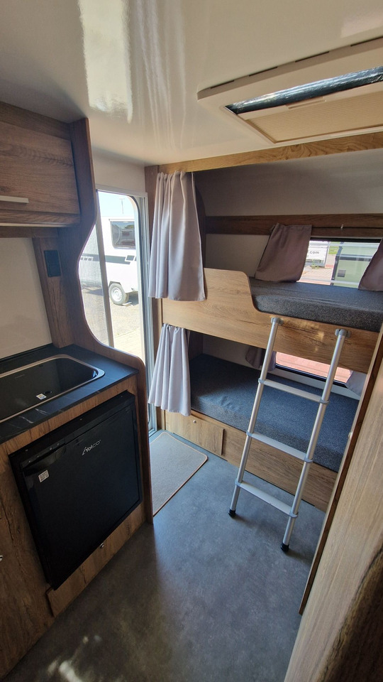 N-LAZUR Niewiadów Nowa Przyczepa Kempingowa dla 4 osób z Łazienką - Kamp prikolica: slika 3 N-LAZUR Niewiadów Nowa Przyczepa Kempingowa dla 4 osób z Łazienką - Kamp prikolica: slika 3