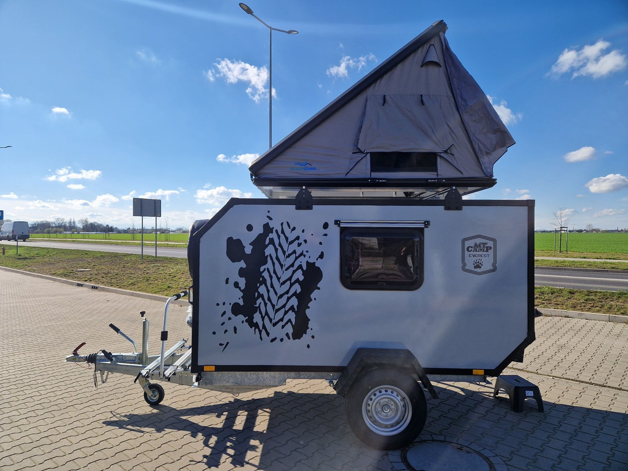NOWA Przyczepa Wyprawowa Turystyczna Off-ROAD Everest MT-CAMP 2025 - Kamp prikolica: slika 2 NOWA Przyczepa Wyprawowa Turystyczna Off-ROAD Everest MT-CAMP 2025 - Kamp prikolica: slika 2