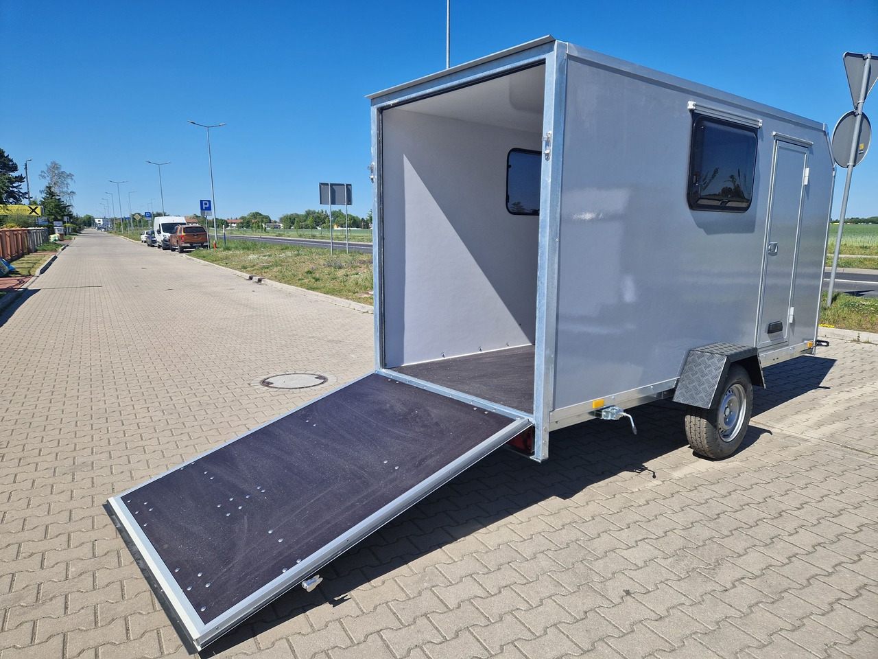 Przyczepa kempingowa Motocamp dla motocykla - Kamp prikolica: slika 2 Przyczepa kempingowa Motocamp dla motocykla - Kamp prikolica: slika 2