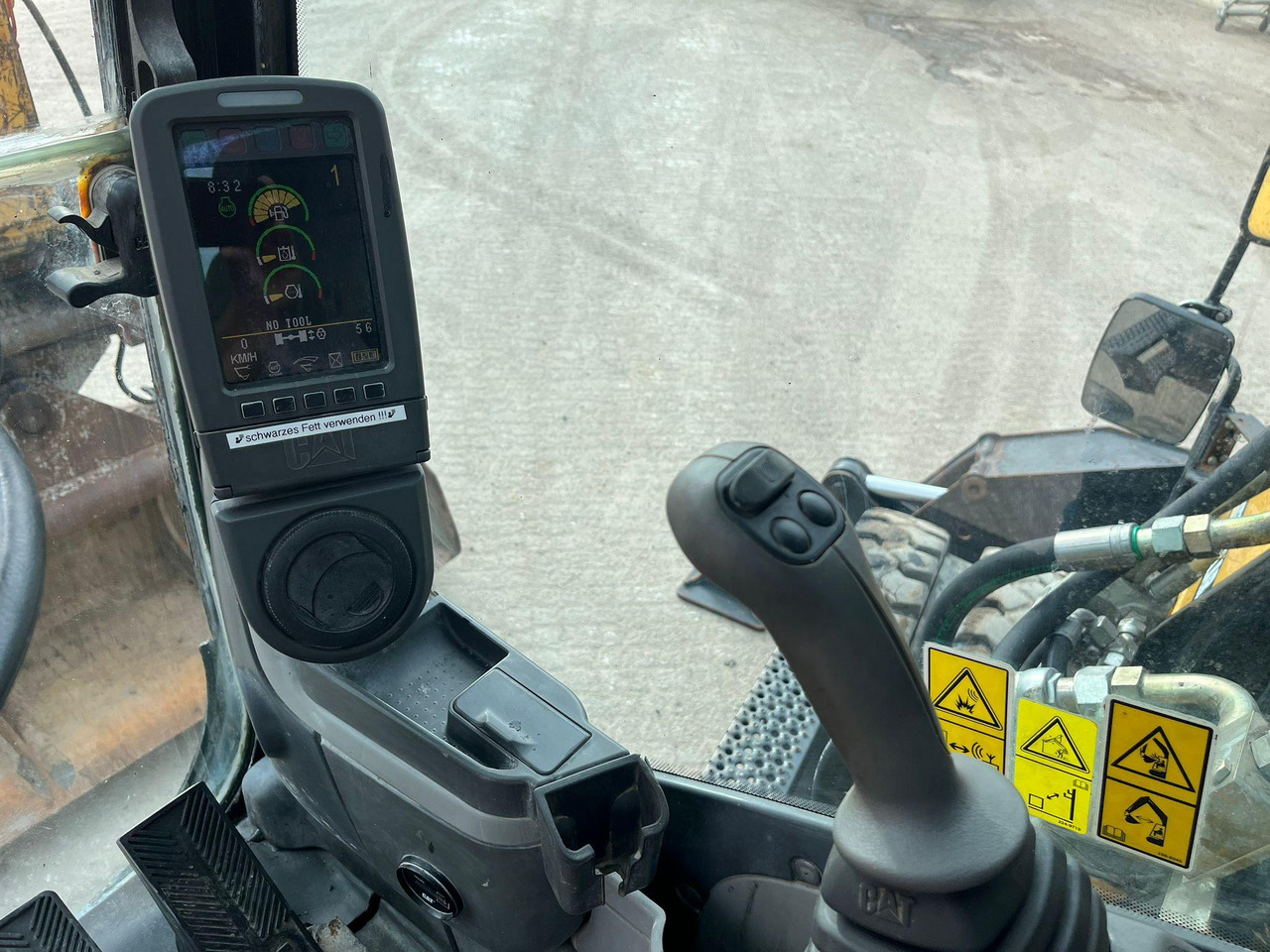 Bager točkaš Caterpillar M318D: slika 14