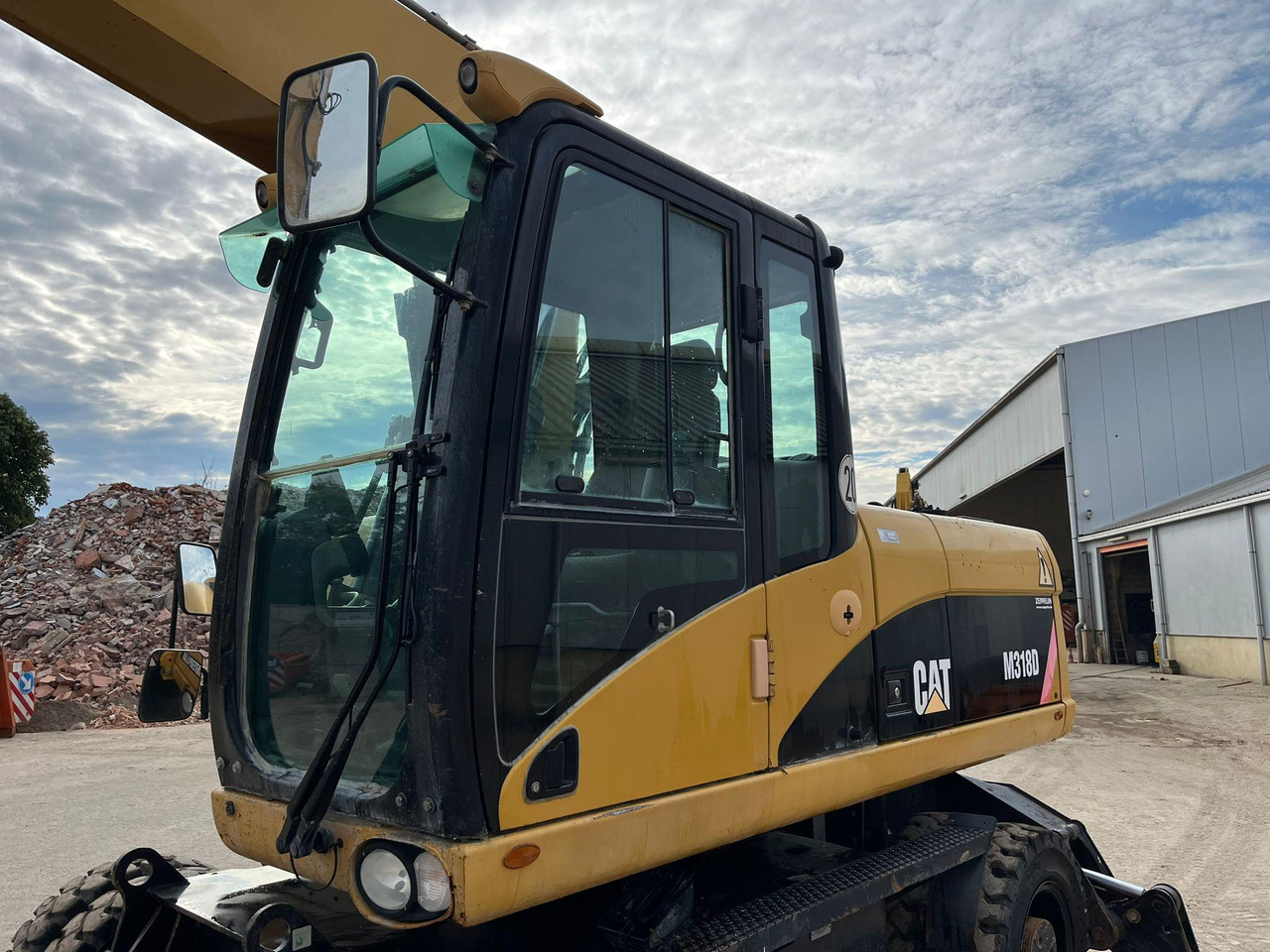 Bager točkaš Caterpillar M318D: slika 9