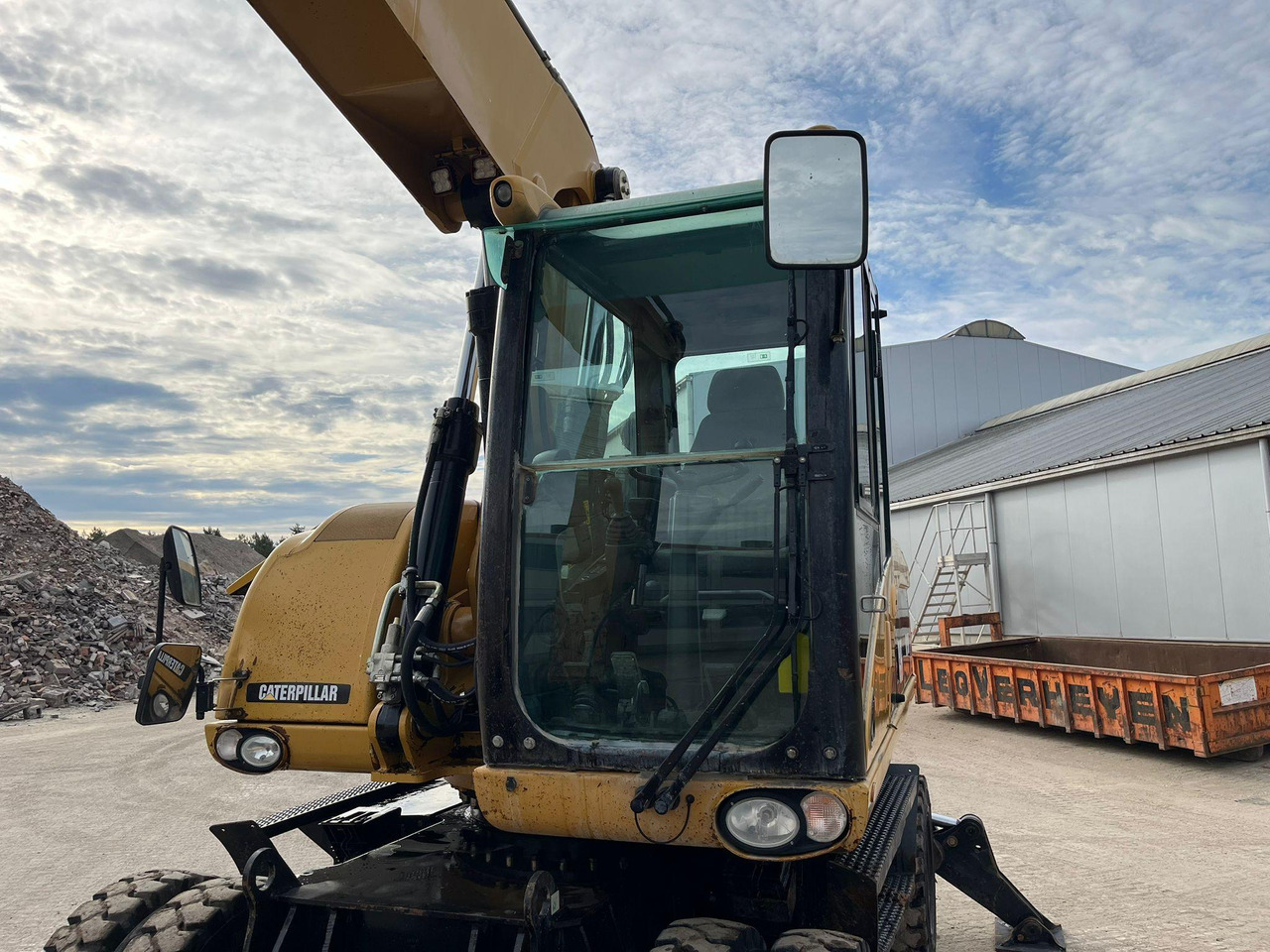 Bager točkaš Caterpillar M318D: slika 10