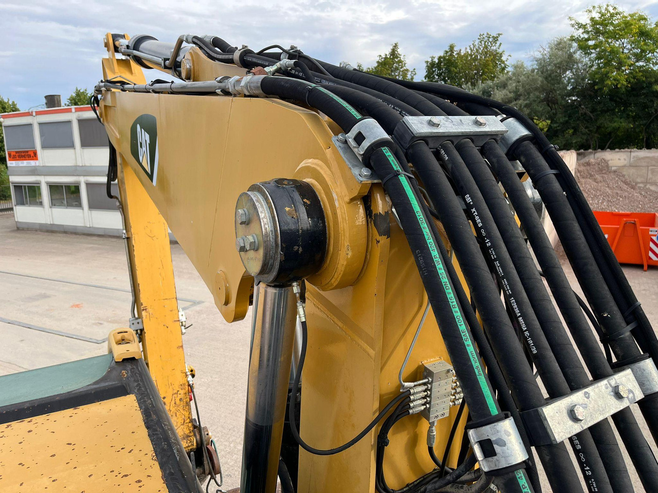 Bager točkaš Caterpillar M318D: slika 7