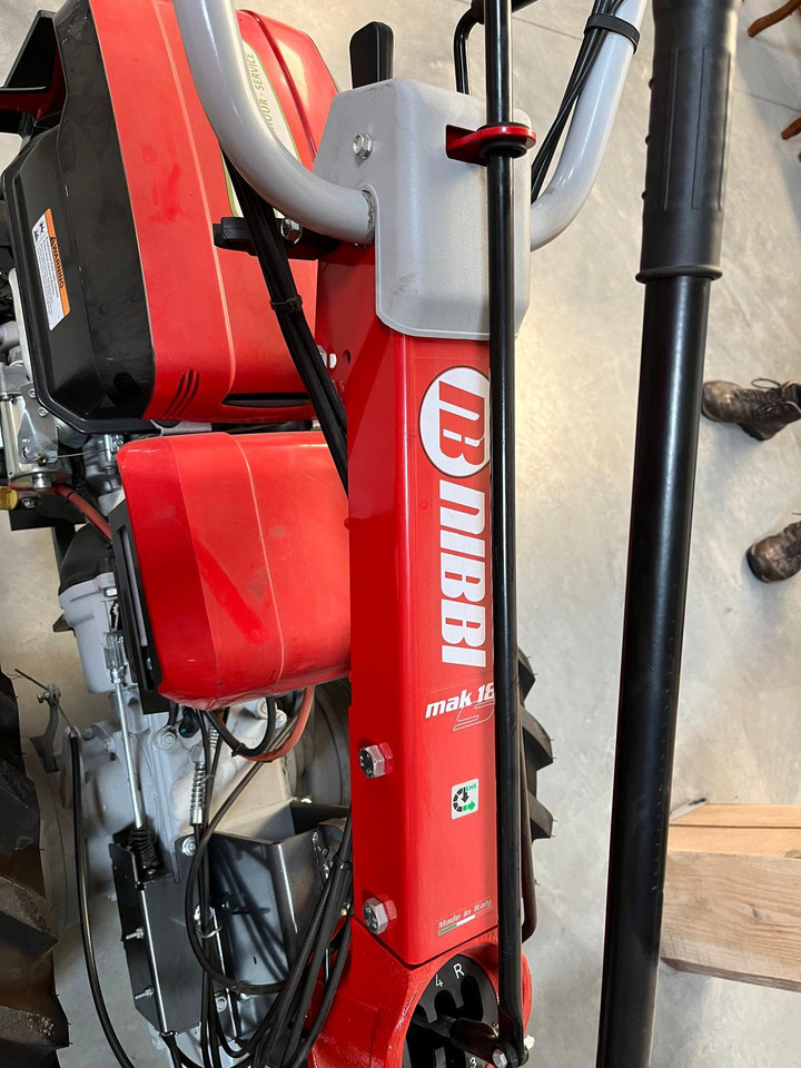 Emak mak 18 - Industrijska mašina za metenje: slika 3 Emak mak 18 - Industrijska mašina za metenje: slika 3