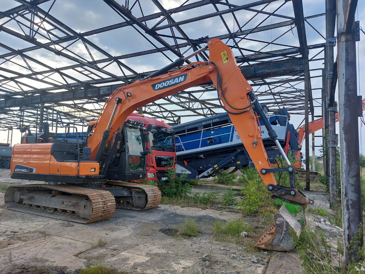 DOOSAN DX140LC-5 - Bager guseničar: slika 3 DOOSAN DX140LC-5 - Bager guseničar: slika 3
