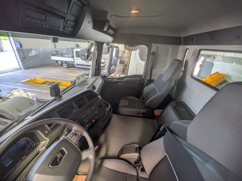 CAMION RIBALTABILE 4 ASSI 520 hp VASCA S5 NUOVO MAN TGS 41.520 8x4 BB CH CAMION RIBALTABILE 4 ASSI 520 hp VASCA S5 NUOVO MAN TGS 41.520 8x4 BB CH: slika 8 CAMION RIBALTABILE 4 ASSI 520 hp VASCA S5 NUOVO MAN TGS 41.520 8x4 BB CH CAMION RIBALTABILE 4 ASSI 520 hp VASCA S5 NUOVO MAN TGS 41.520 8x4 BB CH: slika 8