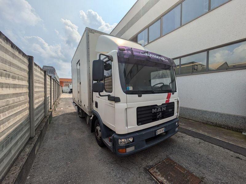 Camion cassone coibentato MAN MAN TGL 7.180 - Kamion sa zatvorenim sandukom: slika 4 Camion cassone coibentato MAN MAN TGL 7.180 - Kamion sa zatvorenim sandukom: slika 4
