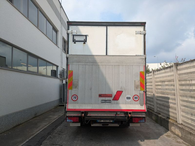 Camion cassone coibentato MAN MAN TGL 7.180 - Kamion sa zatvorenim sandukom: slika 2 Camion cassone coibentato MAN MAN TGL 7.180 - Kamion sa zatvorenim sandukom: slika 2
