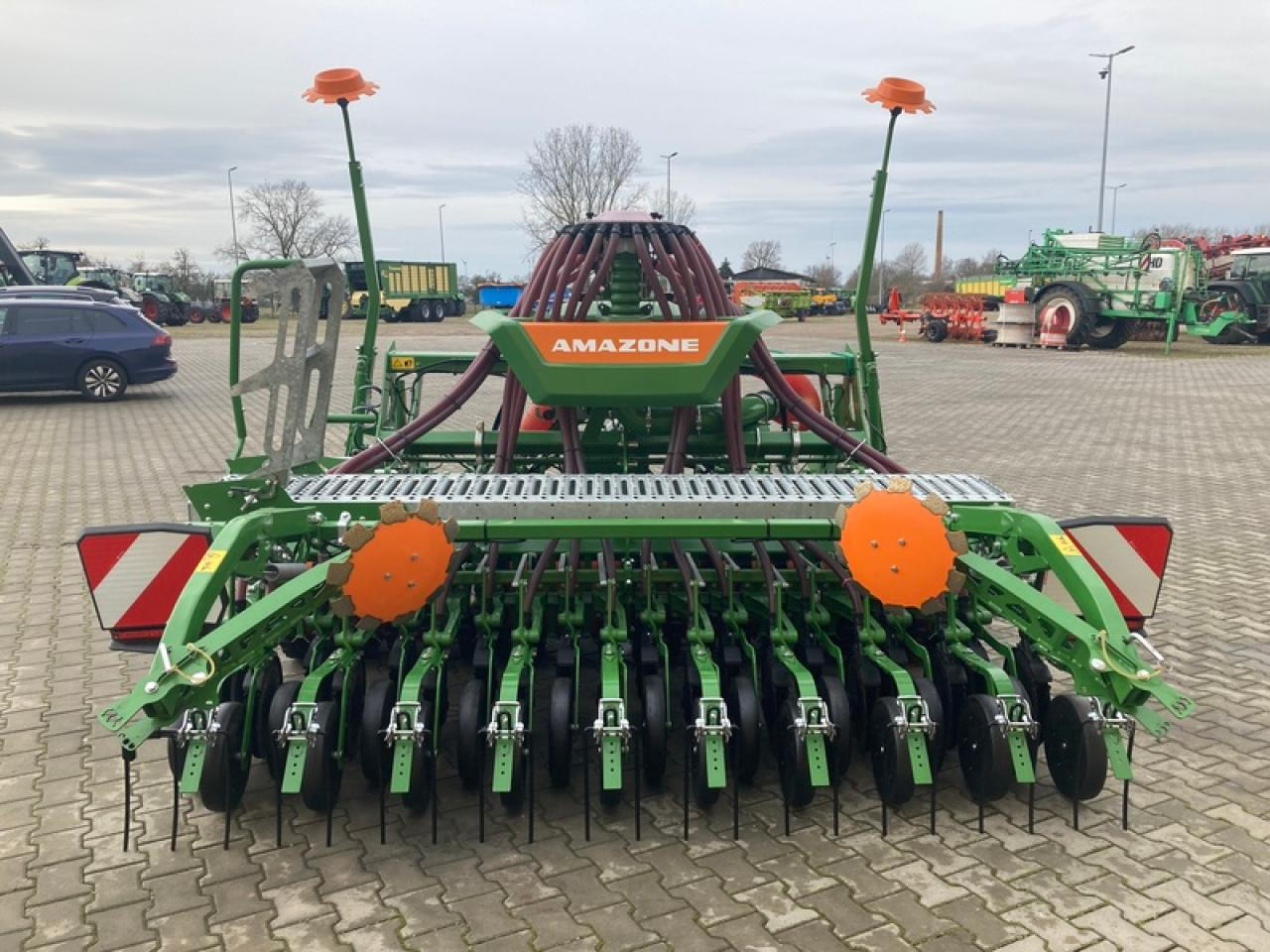 Amazone KX3001 + AVANT3002NUR 320HA - Kombinovana mašina za setvu: slika 3 Amazone KX3001 + AVANT3002NUR 320HA - Kombinovana mašina za setvu: slika 3