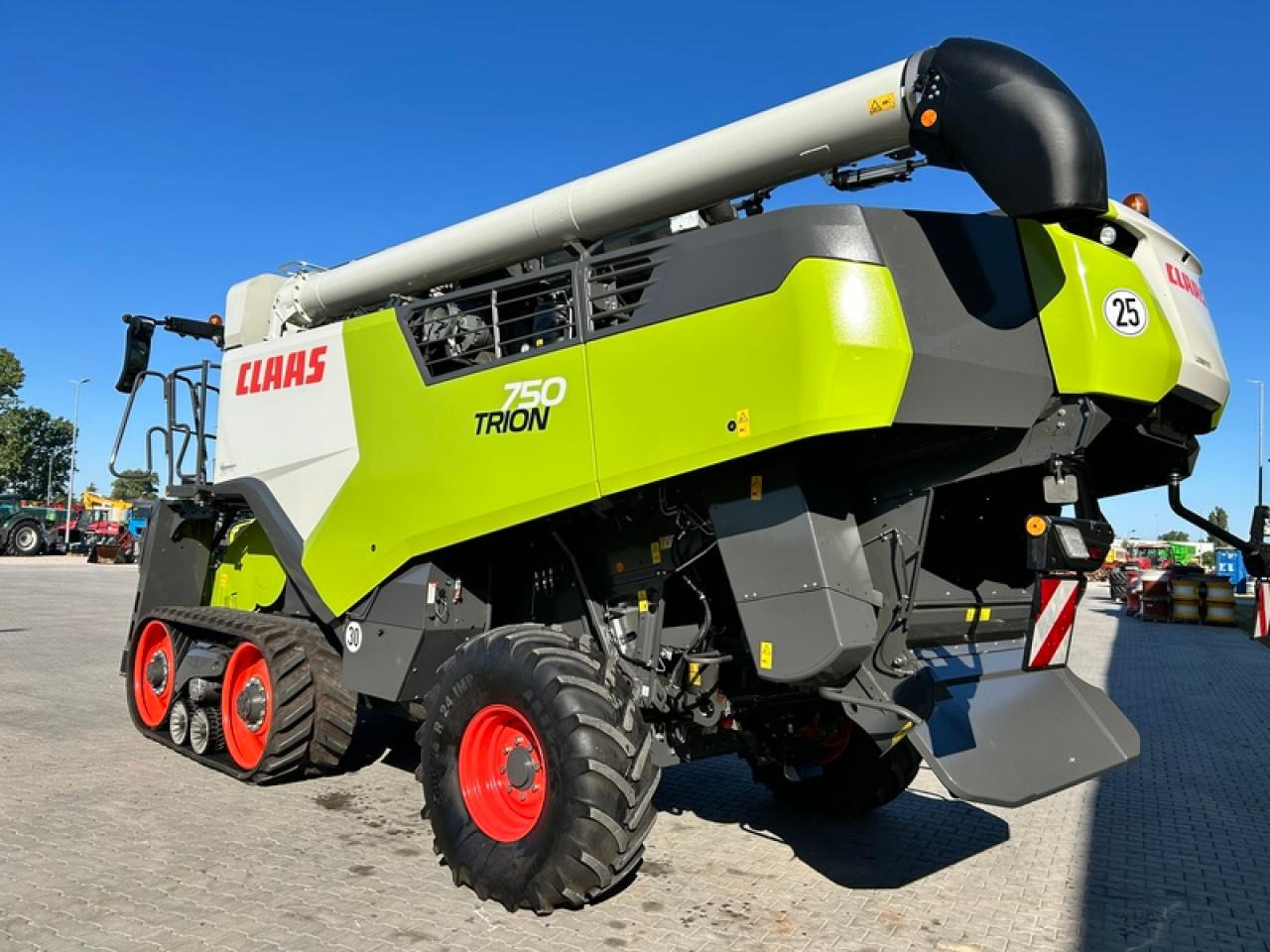 CLAAS TRION 750 TT APS HYBRID - Kombinovani kombajn: slika 2 CLAAS TRION 750 TT APS HYBRID - Kombinovani kombajn: slika 2