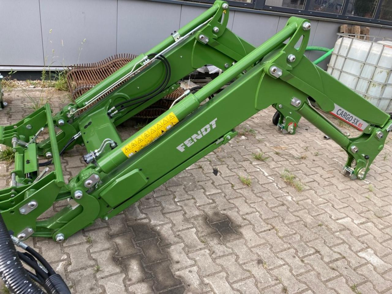 Fendt FRONTLADER CARGO 5X85 AKTION - Prednji utovarivač za traktor: slika 1 Fendt FRONTLADER CARGO 5X85 AKTION - Prednji utovarivač za traktor: slika 1