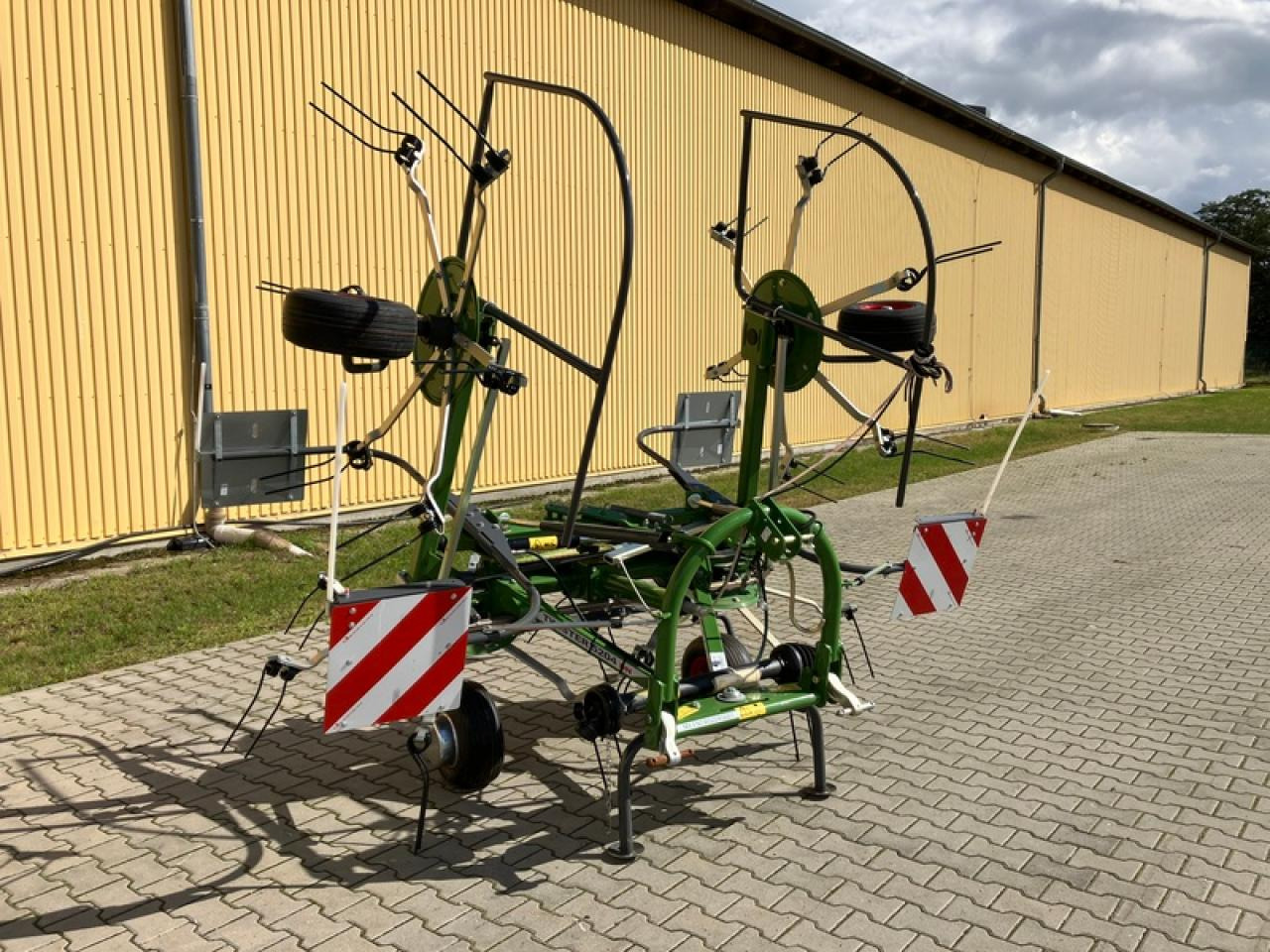 Fendt TWISTER 5204 AKTION - Prevrtač/ Grabuljač: slika 4 Fendt TWISTER 5204 AKTION - Prevrtač/ Grabuljač: slika 4