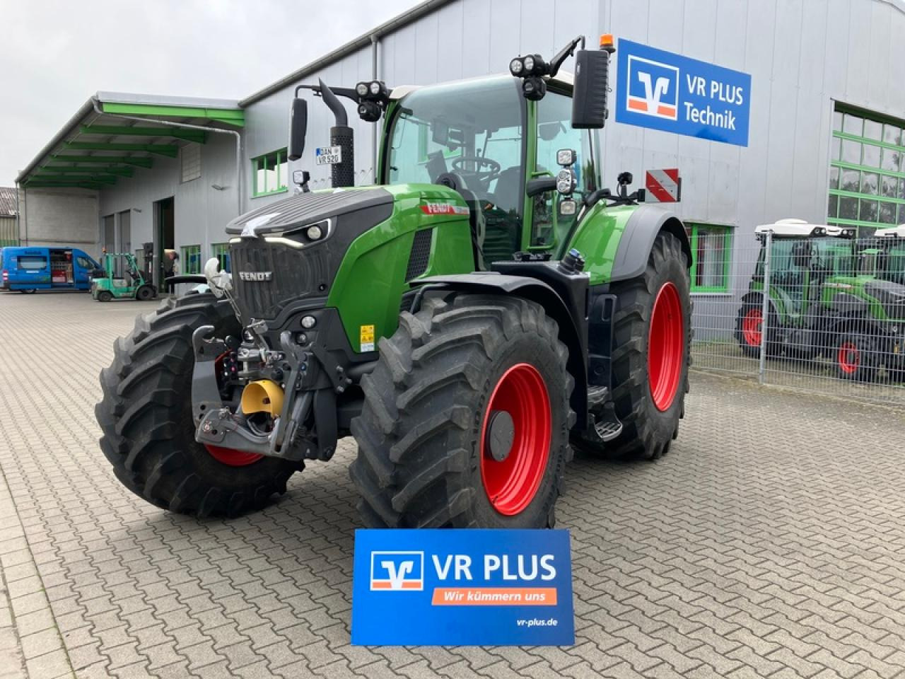 Fendt VARIO 728 POWER PLUS SET 2 - Traktor: slika 1 Fendt VARIO 728 POWER PLUS SET 2 - Traktor: slika 1