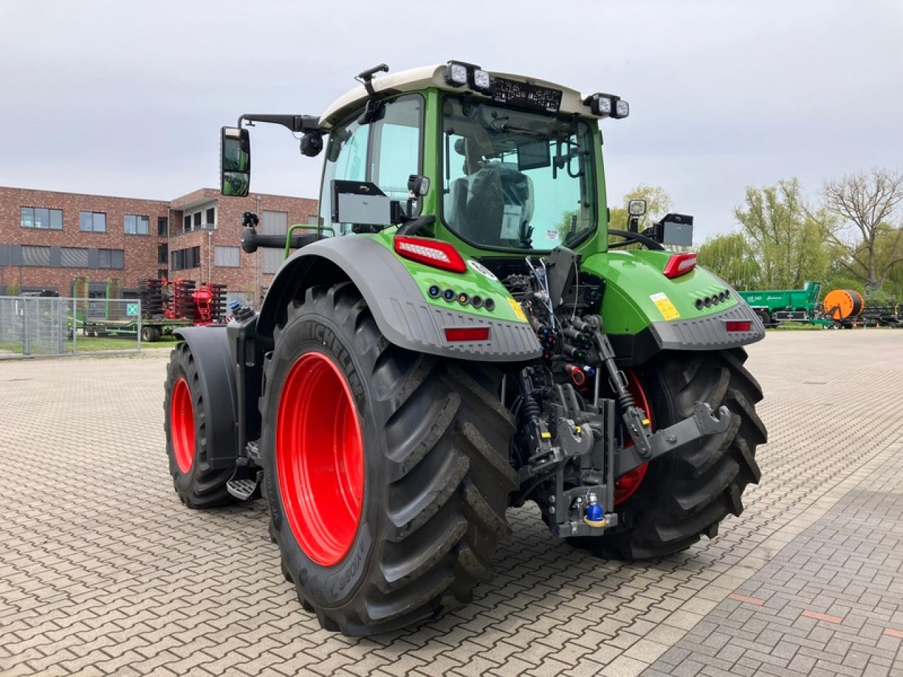 Fendt VARIO726 GEN 7 PROFI PLUS SET 2 - Traktor: slika 3 Fendt VARIO726 GEN 7 PROFI PLUS SET 2 - Traktor: slika 3