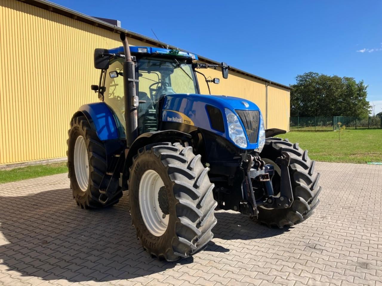 New Holland T7030 // GPS STARFIRE 6000 - Traktor: slika 4 New Holland T7030 // GPS STARFIRE 6000 - Traktor: slika 4