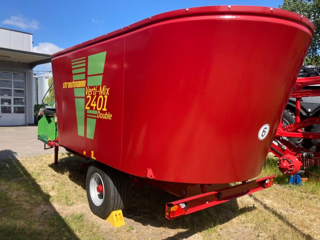 Strautmann VERTIMIX 2401DAKTION - Prikolica za mešanje stočne hrane: slika 4 Strautmann VERTIMIX 2401DAKTION - Prikolica za mešanje stočne hrane: slika 4