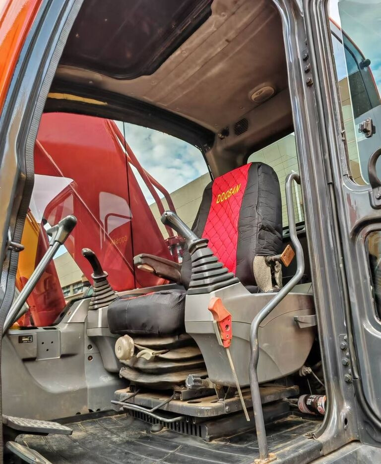 Doosan DX300LC - Bager guseničar: slika 3 Doosan DX300LC - Bager guseničar: slika 3