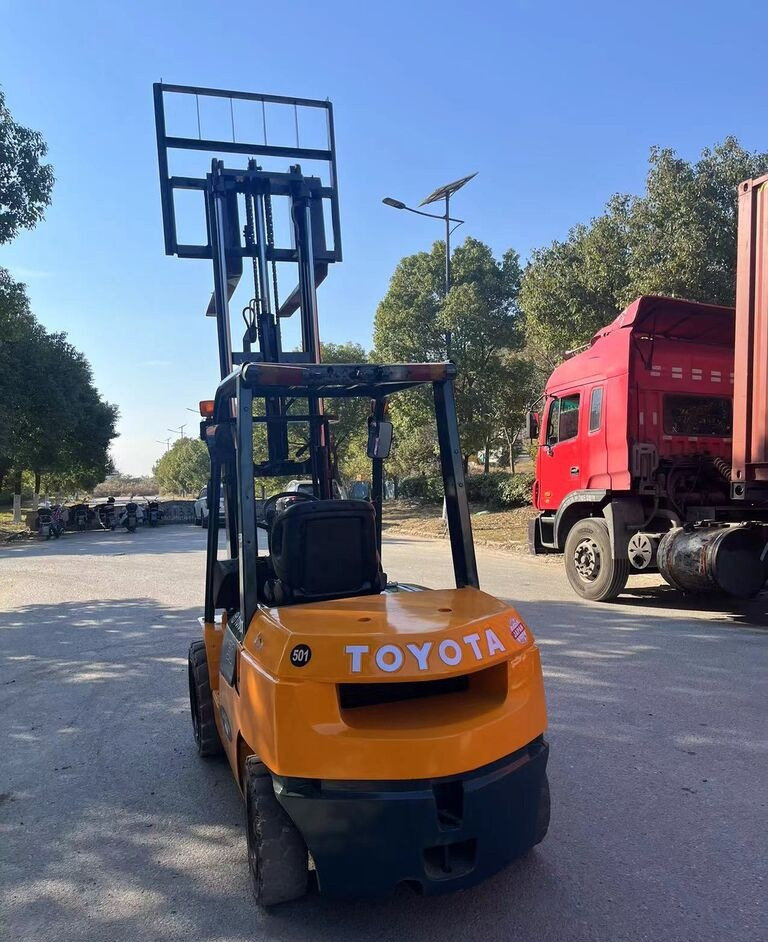 Toyota Made in Japan 7FD30 3ton 5ton 7FD50 for sale - Dizel viljuškar: slika 4 Toyota Made in Japan 7FD30 3ton 5ton 7FD50 for sale - Dizel viljuškar: slika 4