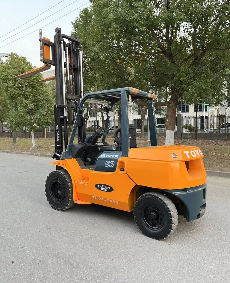 Toyota Made in Japan 7FD30 3ton 5ton 7FD50 for sale - Dizel viljuškar: slika 3 Toyota Made in Japan 7FD30 3ton 5ton 7FD50 for sale - Dizel viljuškar: slika 3