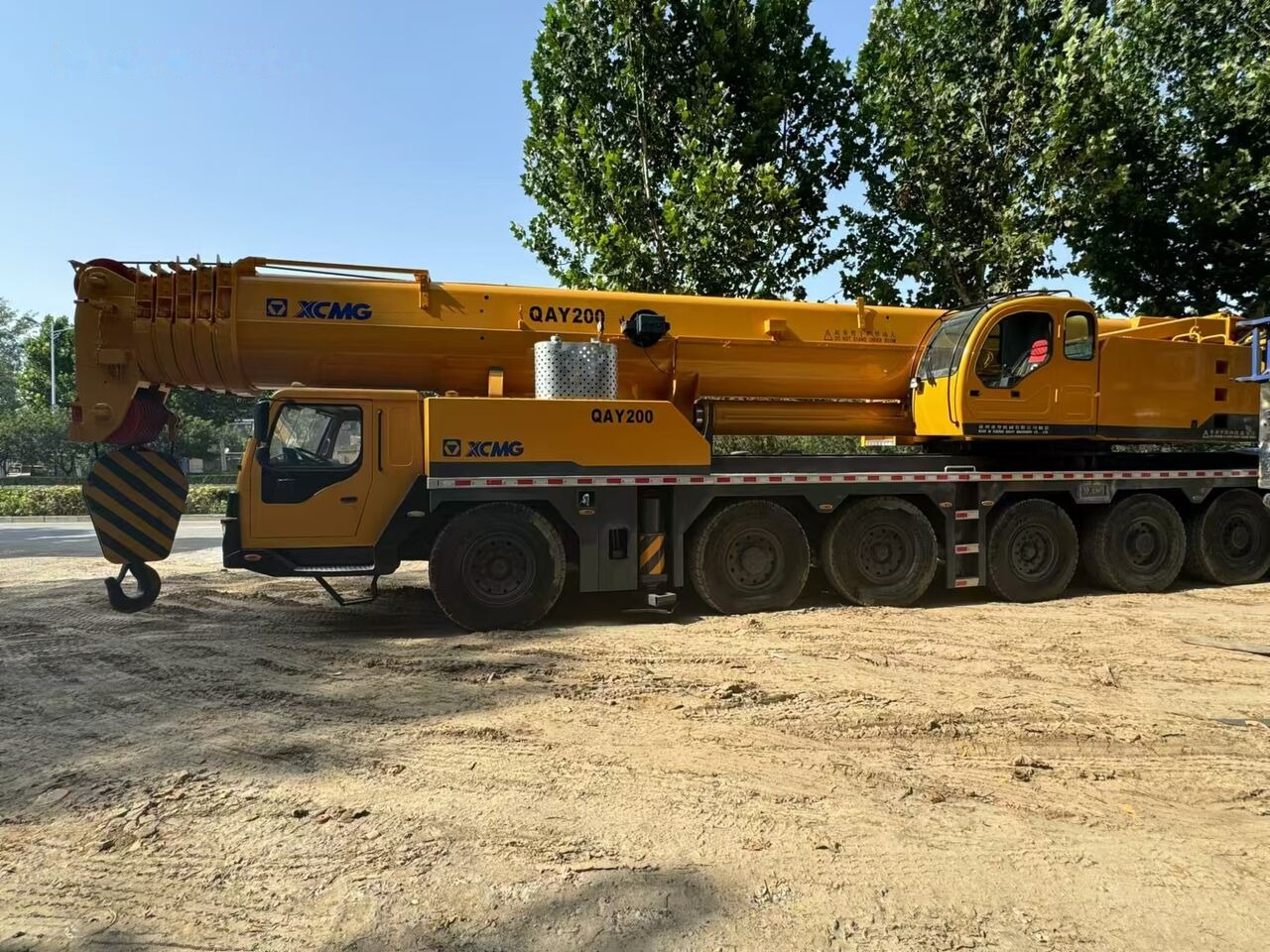 XCMG QAY200 200ton - Pokretni kran: slika 1 XCMG QAY200 200ton - Pokretni kran: slika 1
