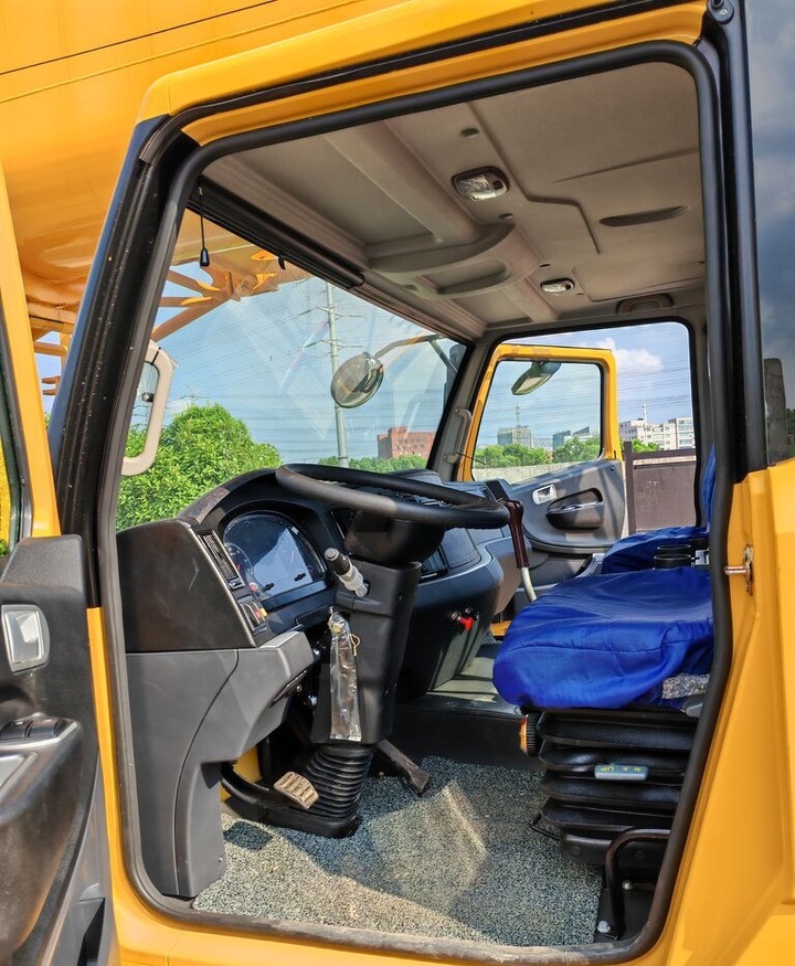 XCMG QY70KC - Pokretni kran: slika 3 XCMG QY70KC - Pokretni kran: slika 3