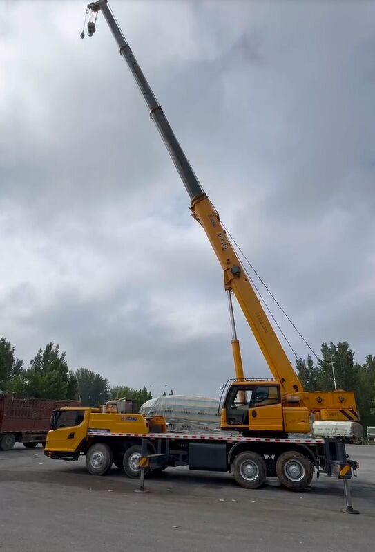 XCMG XCT35 QY35K 35T 35ton - Pokretni kran: slika 3 XCMG XCT35 QY35K 35T 35ton - Pokretni kran: slika 3