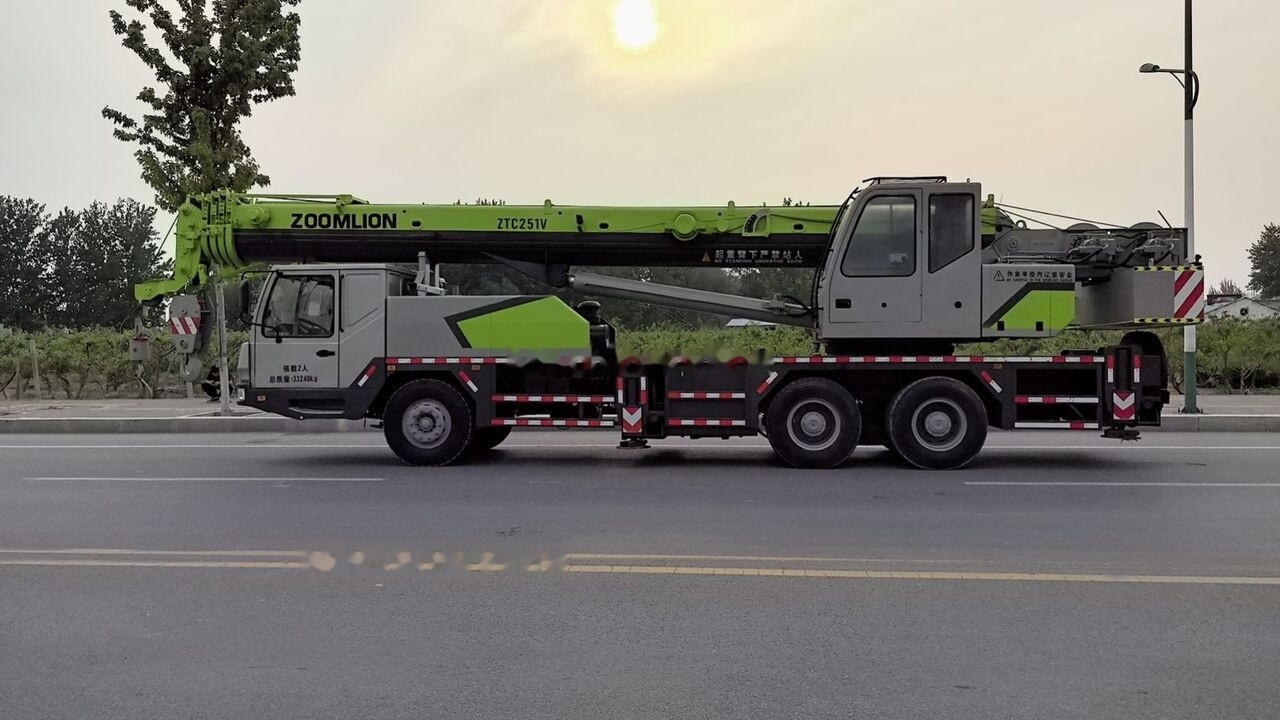 Zoomlion ZTC251V ZTC350 ZTV500 25T 35T 50T 25ton 35ton - Pokretni kran: slika 1 Zoomlion ZTC251V ZTC350 ZTV500 25T 35T 50T 25ton 35ton - Pokretni kran: slika 1