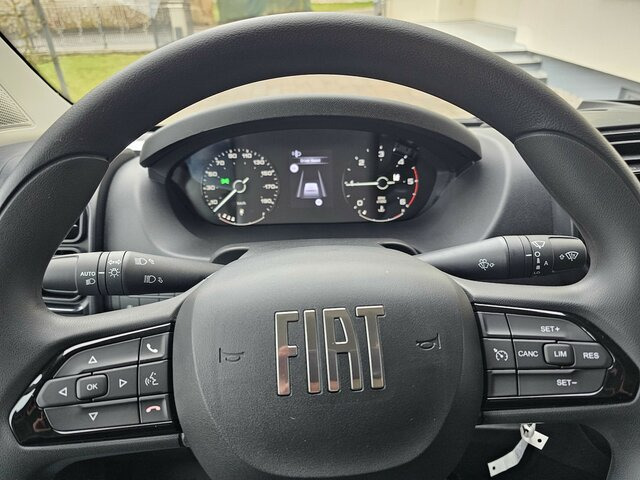 FIAT Ducato 35 L3H2 13m³ Klima Temp 260° Kamera PDC... - Furgon: slika 4 FIAT Ducato 35 L3H2 13m³ Klima Temp 260° Kamera PDC... - Furgon: slika 4