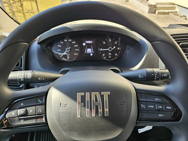 FIAT Ducato 35 MAXI L4H2 140 15m³ Serie10 9.2 Safety - Furgon: slika 2 FIAT Ducato 35 MAXI L4H2 140 15m³ Serie10 9.2 Safety - Furgon: slika 2