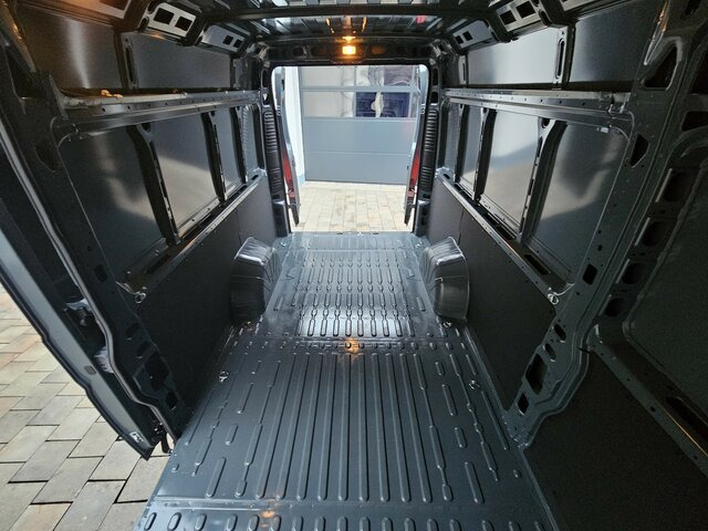 Furgon novi FIAT Ducato 35 MAXI L5H2 L4H2 180 15m³ Safety Kamera...: slika 29 Furgon novi FIAT Ducato 35 MAXI L5H2 L4H2 180 15m³ Safety Kamera...: slika 29