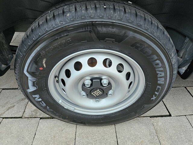 Furgon novi FIAT Ducato 35 MAXI L5H2 L4H2 180 15m³ Safety Kamera...: slika 20 Furgon novi FIAT Ducato 35 MAXI L5H2 L4H2 180 15m³ Safety Kamera...: slika 20