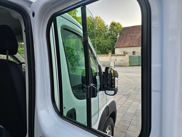 Dostavno vozilo istovarivač, Dostavno vozilo sa duplom kabinom FIAT Ducato MAXI Serie10-9.2 2025 DOKA Kipper AHK: slika 26