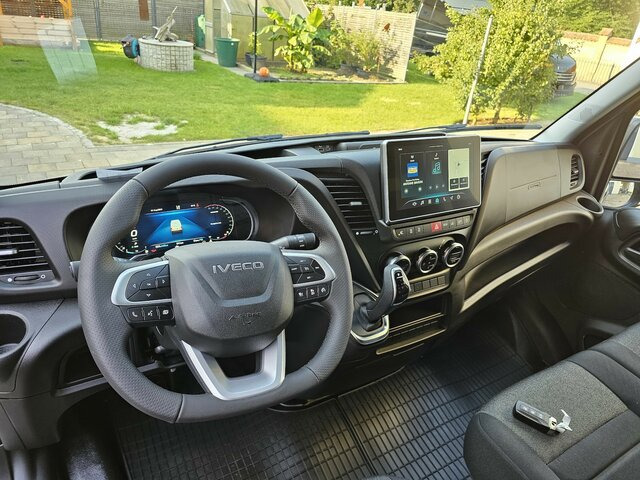 IVECO Daily 35S18HA8V DOKA Hi-Matic 12m³ 2xSchiebetür - Furgon, Dostavno vozilo sa duplom kabinom: slika 5 IVECO Daily 35S18HA8V DOKA Hi-Matic 12m³ 2xSchiebetür - Furgon, Dostavno vozilo sa duplom kabinom: slika 5