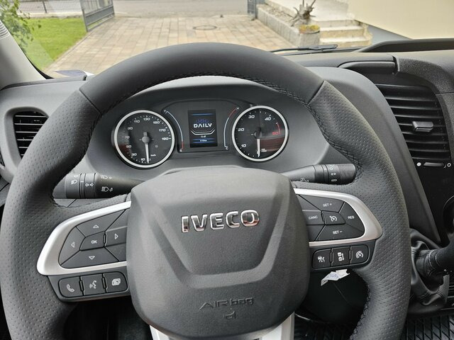 IVECO Daily 35S18HA8V Hi-Matic 16m³ XL LED ACC - Furgon: slika 4 IVECO Daily 35S18HA8V Hi-Matic 16m³ XL LED ACC - Furgon: slika 4