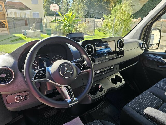 MERCEDES-BENZ Sprinter 317 CDI Kasten L2H2 AHK 3,5t MBUX10,25 - Furgon: slika 3 MERCEDES-BENZ Sprinter 317 CDI Kasten L2H2 AHK 3,5t MBUX10,25 - Furgon: slika 3