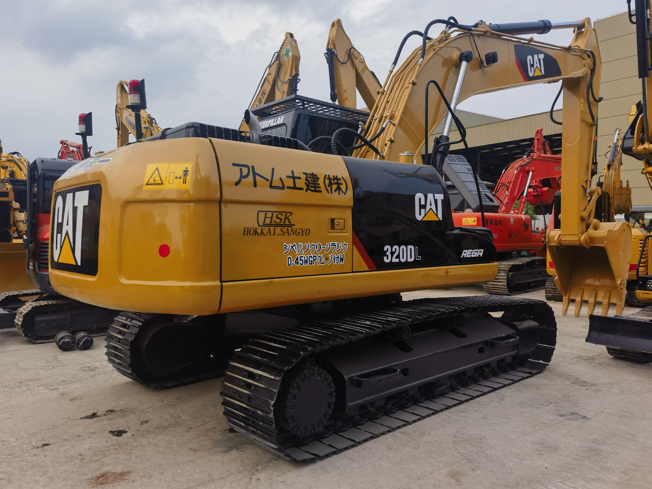 CAT 320DL Excavator - Bager guseničar: slika 3 CAT 320DL Excavator - Bager guseničar: slika 3