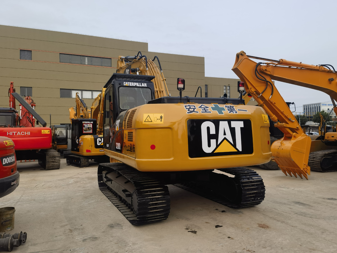 CAT 320DL Excavator - Bager guseničar: slika 5 CAT 320DL Excavator - Bager guseničar: slika 5