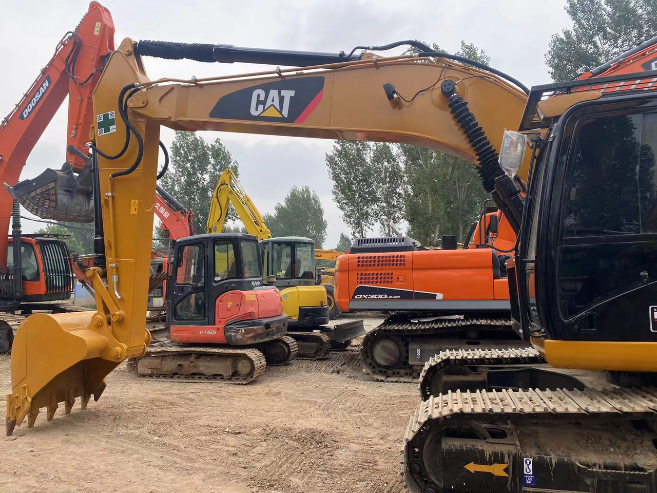 CAT 320DL Excavator - Bager guseničar: slika 4 CAT 320DL Excavator - Bager guseničar: slika 4