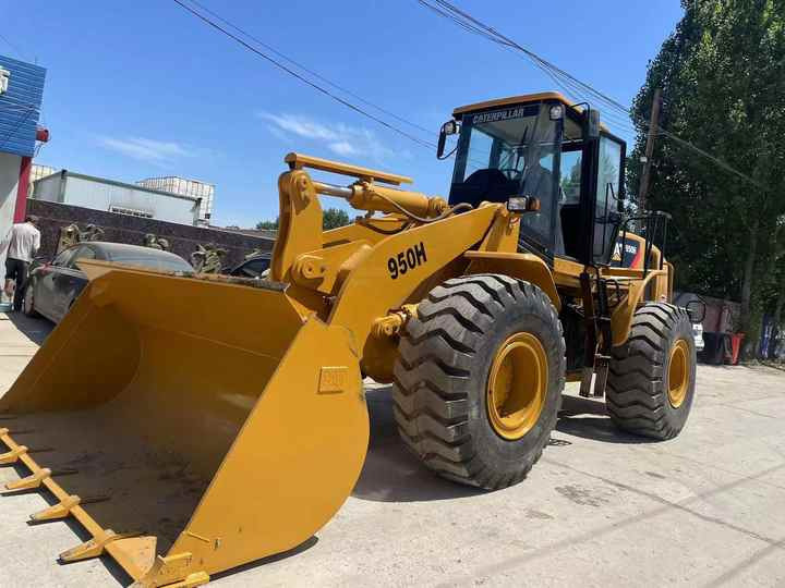 CAT 950H - Utovarivač točkaš: slika 2 CAT 950H - Utovarivač točkaš: slika 2