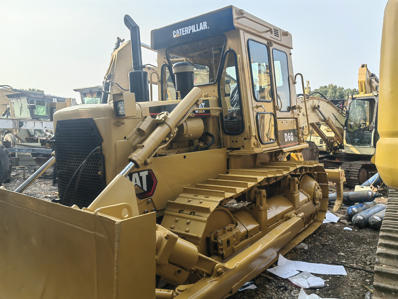 CAT D6G Bulldozer - Buldožer: slika 2 CAT D6G Bulldozer - Buldožer: slika 2