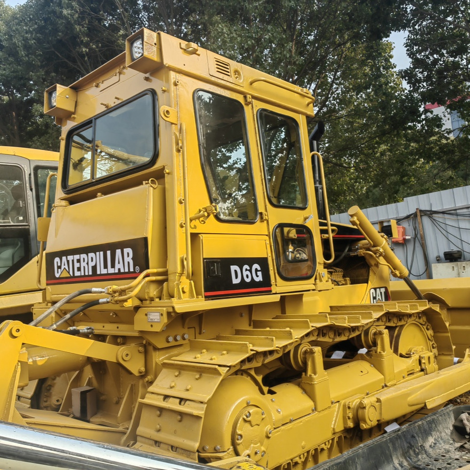 CAT D6G Bulldozer - Buldožer: slika 2 CAT D6G Bulldozer - Buldožer: slika 2