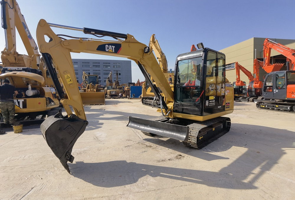 CATERPILLAR CAT 305.5E2 CRAWLER EXCAVATOR - Mini bager: slika 2 CATERPILLAR CAT 305.5E2 CRAWLER EXCAVATOR - Mini bager: slika 2