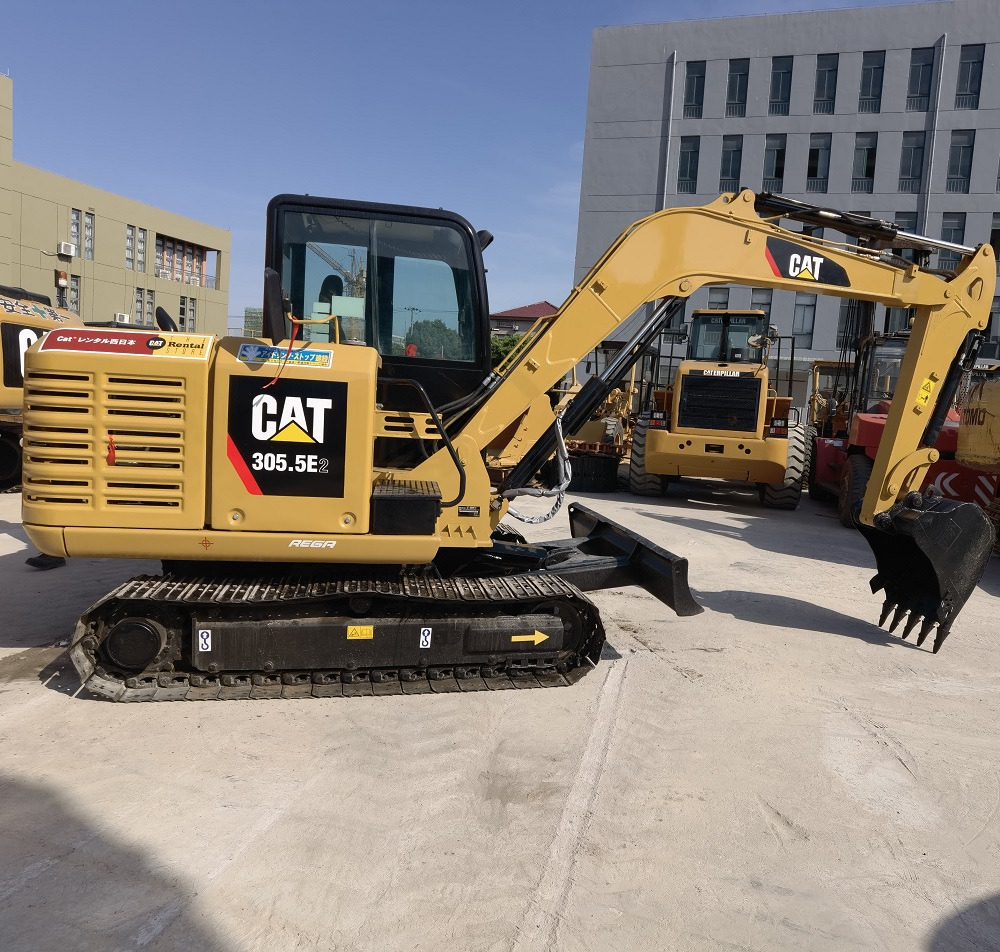 CATERPILLAR CAT 305.5E2 CRAWLER EXCAVATOR - Mini bager: slika 1 CATERPILLAR CAT 305.5E2 CRAWLER EXCAVATOR - Mini bager: slika 1